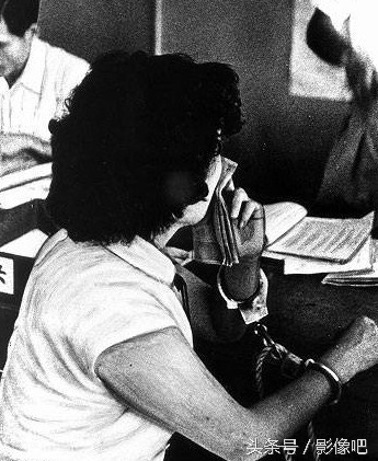 50年代，日本警察“扫黄”