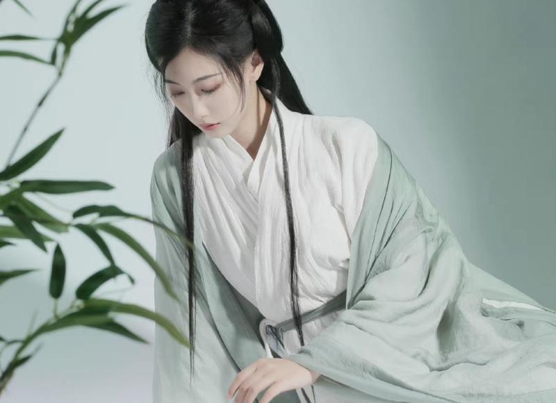 《越长越好的表白情书》我就站在原地。的表白