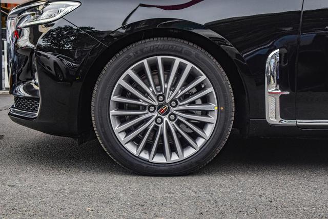 宝马和红旗哪个车比较好（红旗和宝马奥迪哪个好）(图3)