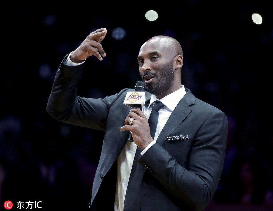 科比球衣退役仪式现场图 湖人8号24号战袍从此高高挂起