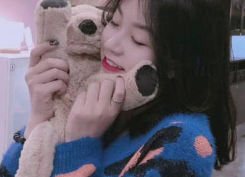 本兮的声音，曾经在某个时刻被这甜腻腻的声音打动过--祭本兮