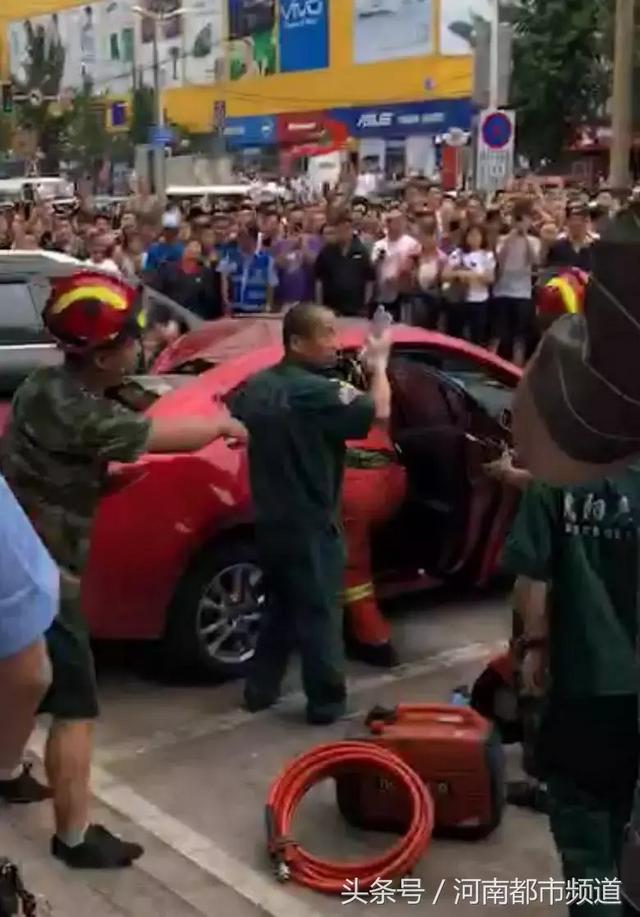 沈阳和平南街跳楼事件（沈阳三好街一对男女跳楼）(2)