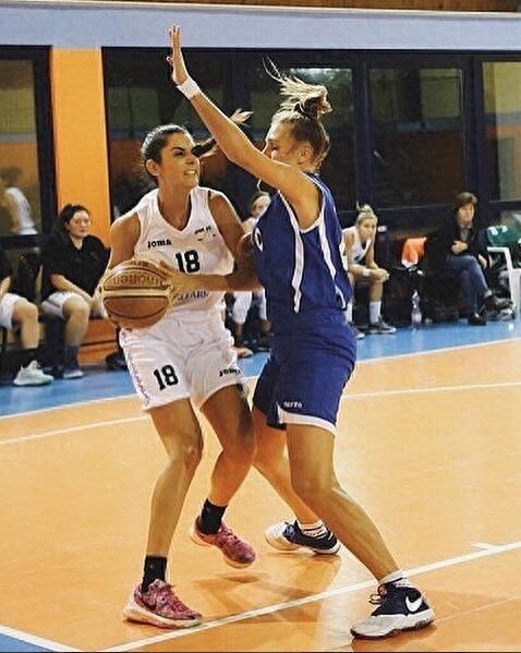 球技与美貌同趋完美的女神 意大利美女瓦伦蒂娜算一位吧