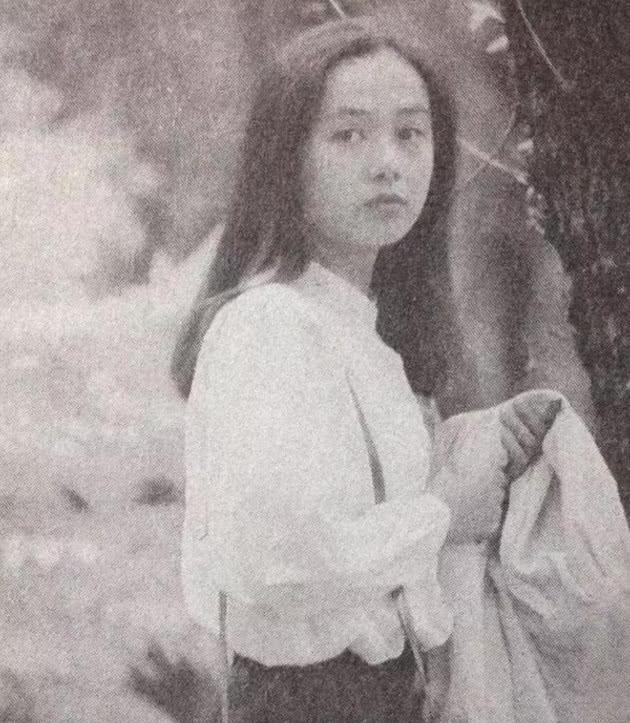 蒋雯丽年轻时的旧照，网友直言太美了