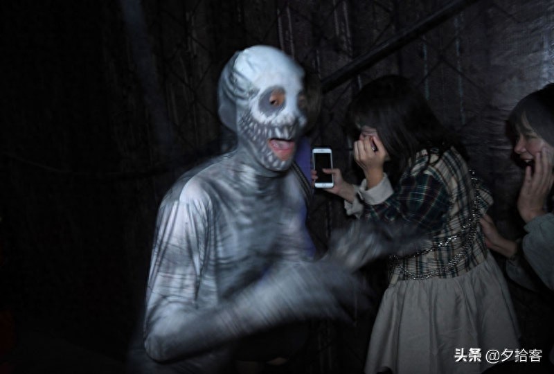 武汉欢乐谷万圣欢乐节 全新鬼屋令人心潮澎湃