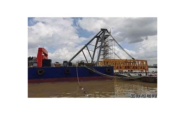 东莞某工业区:厂房破败不堪,宿舍人去楼空,留下的只有一片荒 东莞某工业区:厂房破败不堪,宿舍人去楼空,留下的只有一片荒