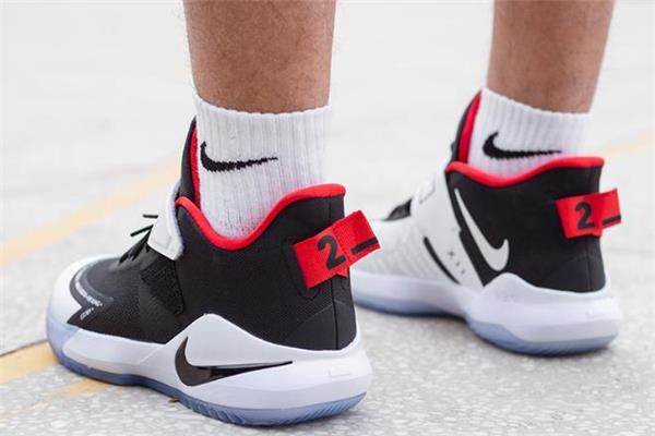 耐克使节12和士兵13哪个好 使节12和士兵13对比测评