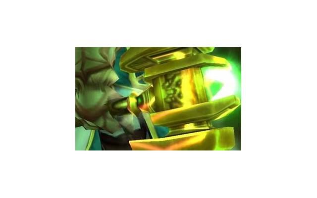 男领导总是保护一女下属 领导暗中保护你的表现