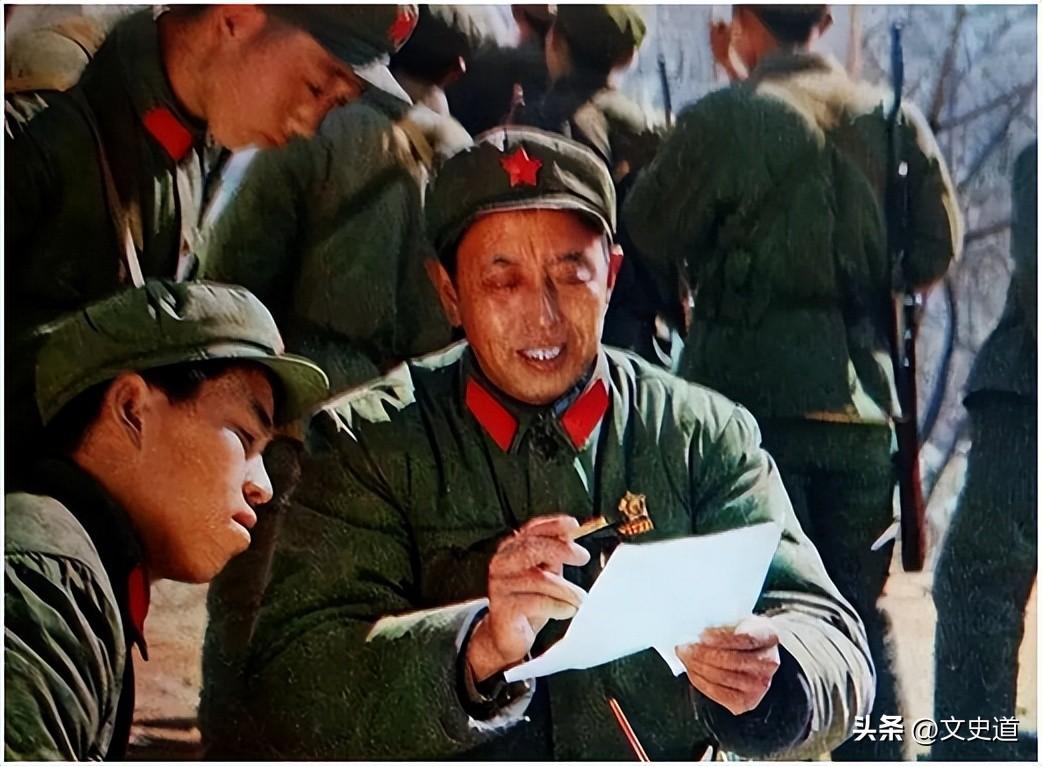 半夜鸡叫周扒皮寓言故事（半夜鸡叫周扒皮的故事）