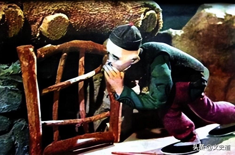 半夜鸡叫周扒皮寓言故事（半夜鸡叫周扒皮的故事）