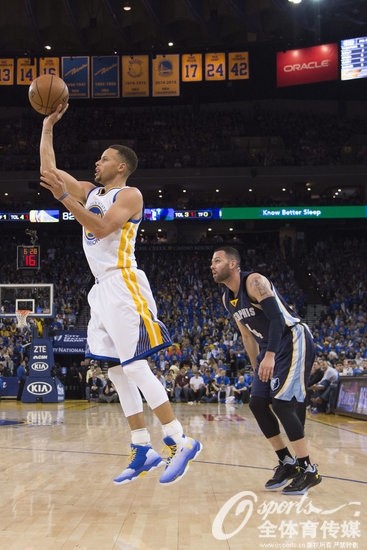 73胜!!!勇士破20年纪录 库里砍46分三分破400