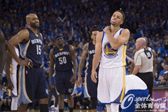 73胜!!!勇士破20年纪录 库里砍46分三分破400