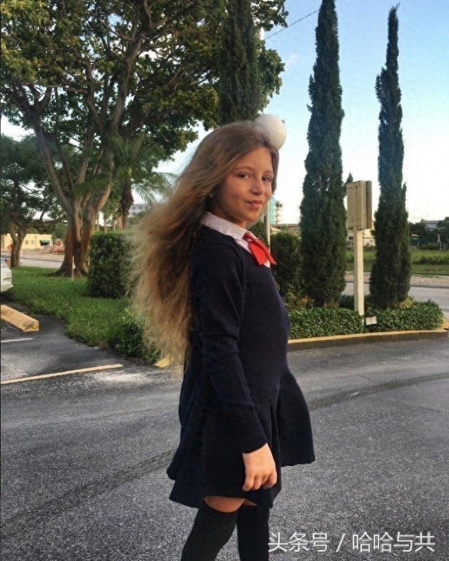 俄罗斯7岁女孩天生心脏长在外面,乐观开朗的她迅速走红网络